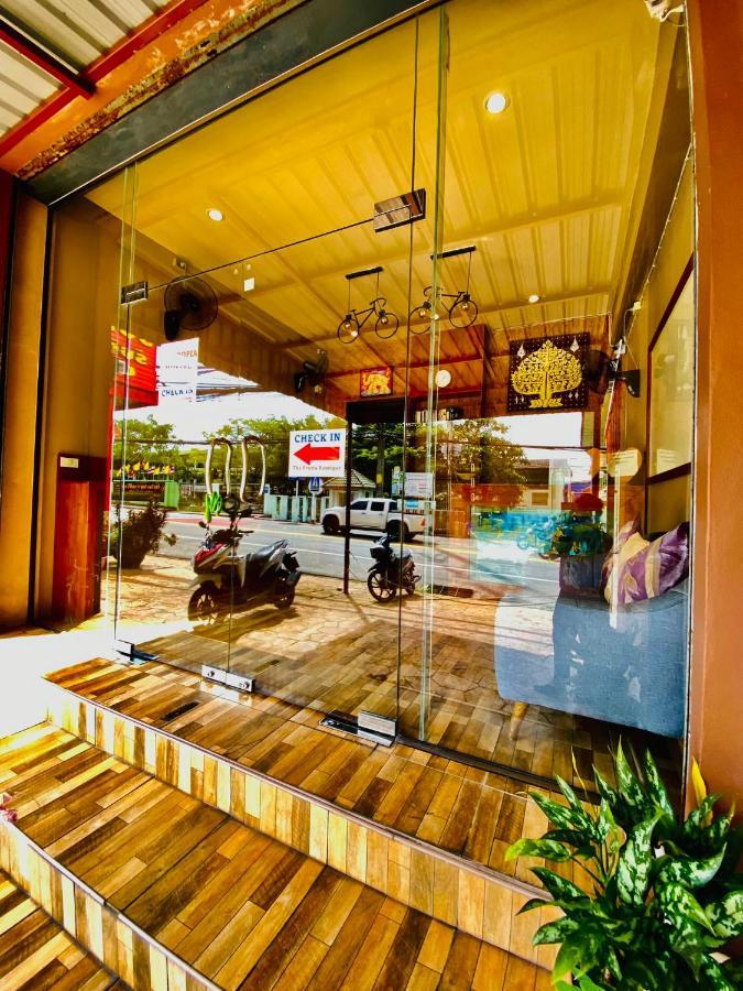 Frutta Hostel Patong Exteriör bild